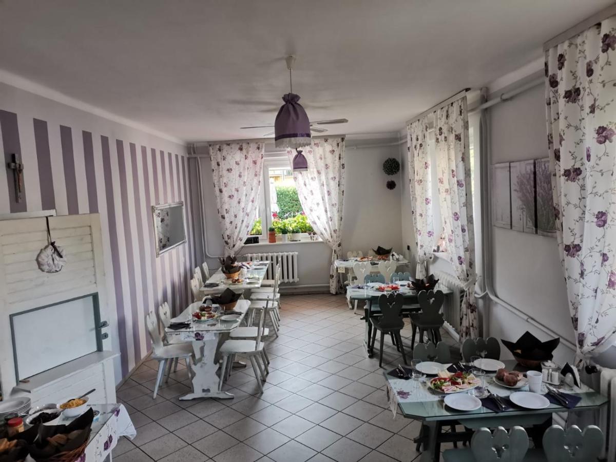 Pokoje Goscinne U Broni Миелно Екстериор снимка