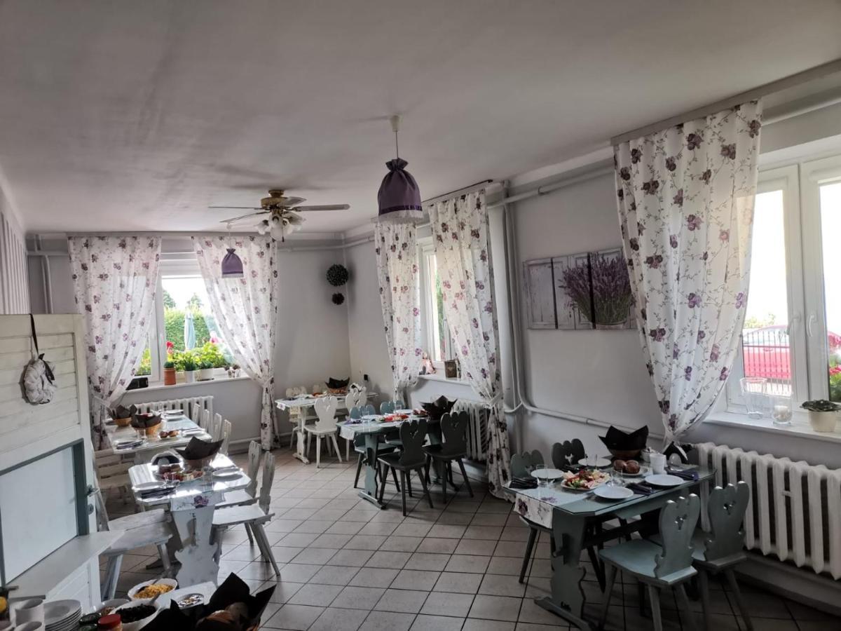 Pokoje Goscinne U Broni Миелно Екстериор снимка